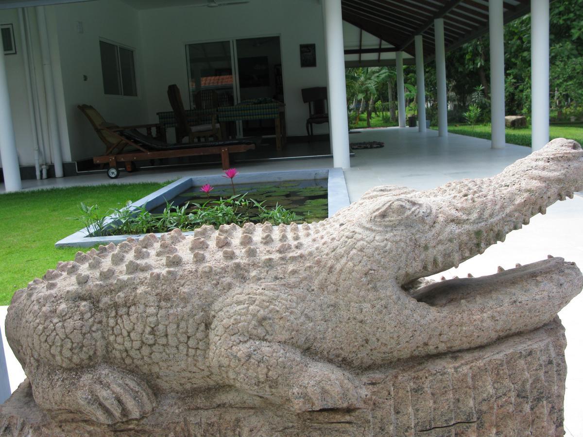 Anuhas Airport Villas Katunayaka Buitenkant foto