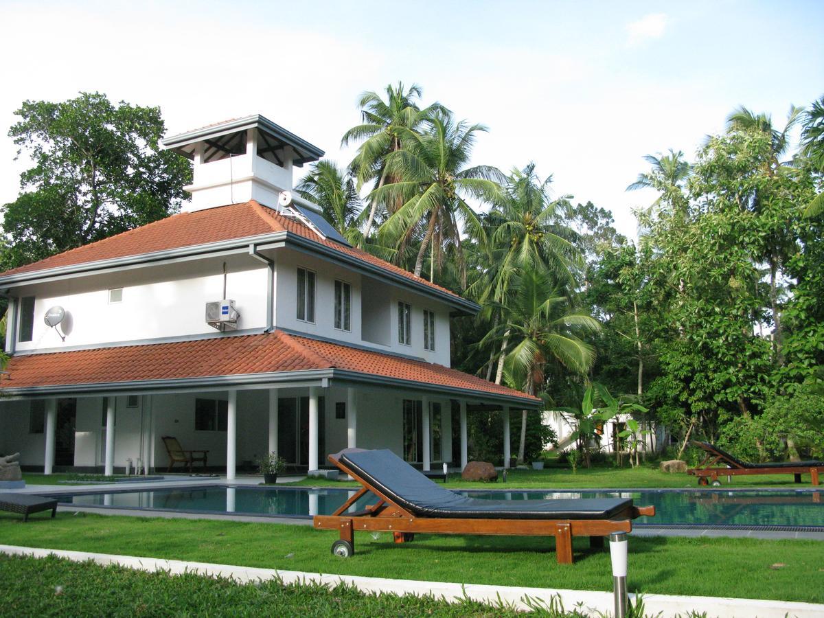Anuhas Airport Villas Katunayaka Buitenkant foto