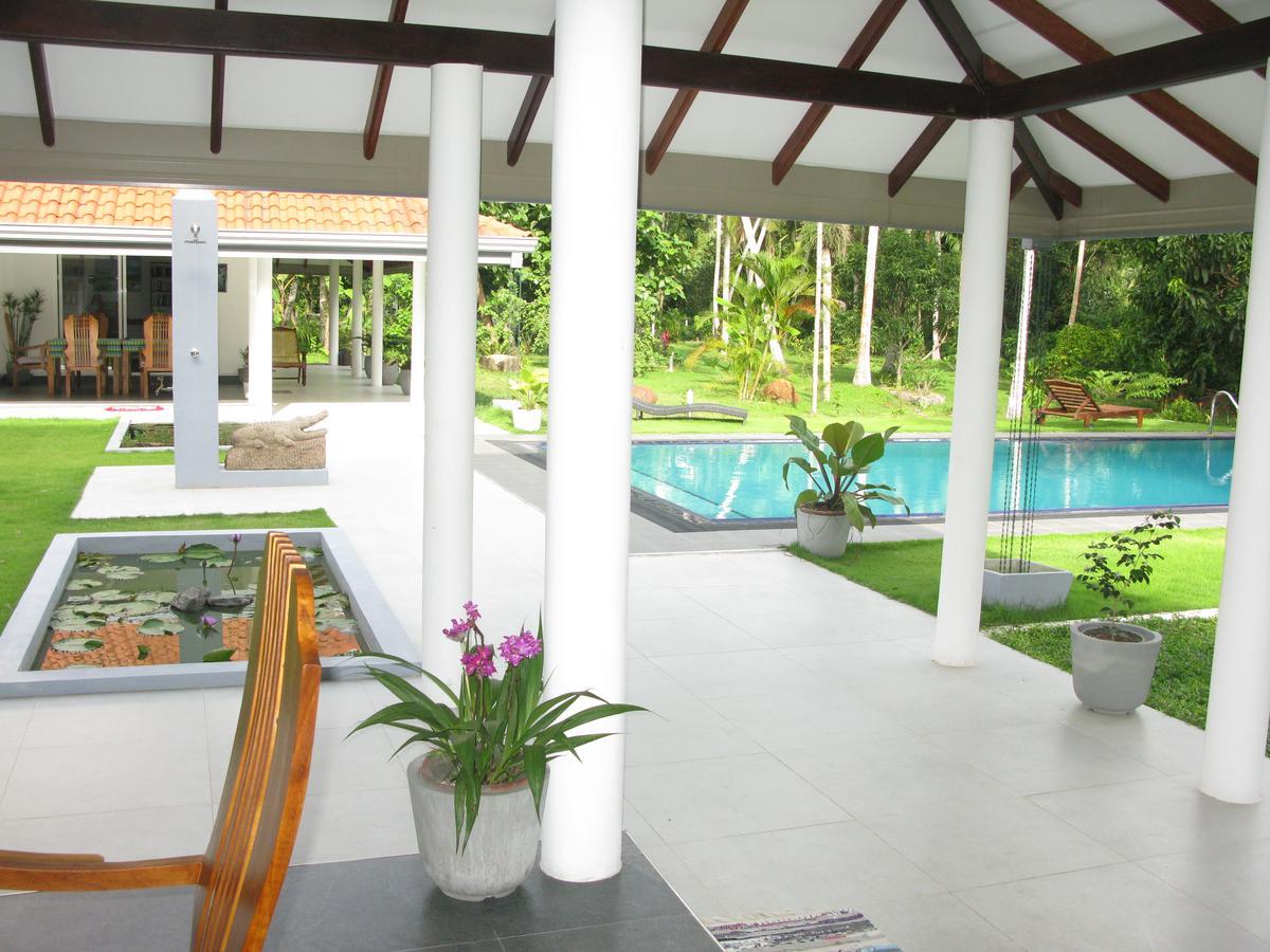 Anuhas Airport Villas Katunayaka Buitenkant foto