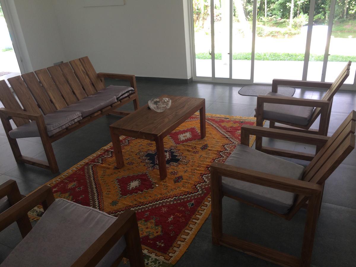 Anuhas Airport Villas Katunayaka Buitenkant foto