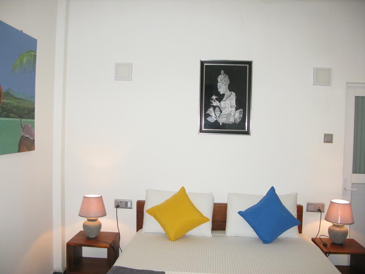 Anuhas Airport Villas Katunayaka Buitenkant foto