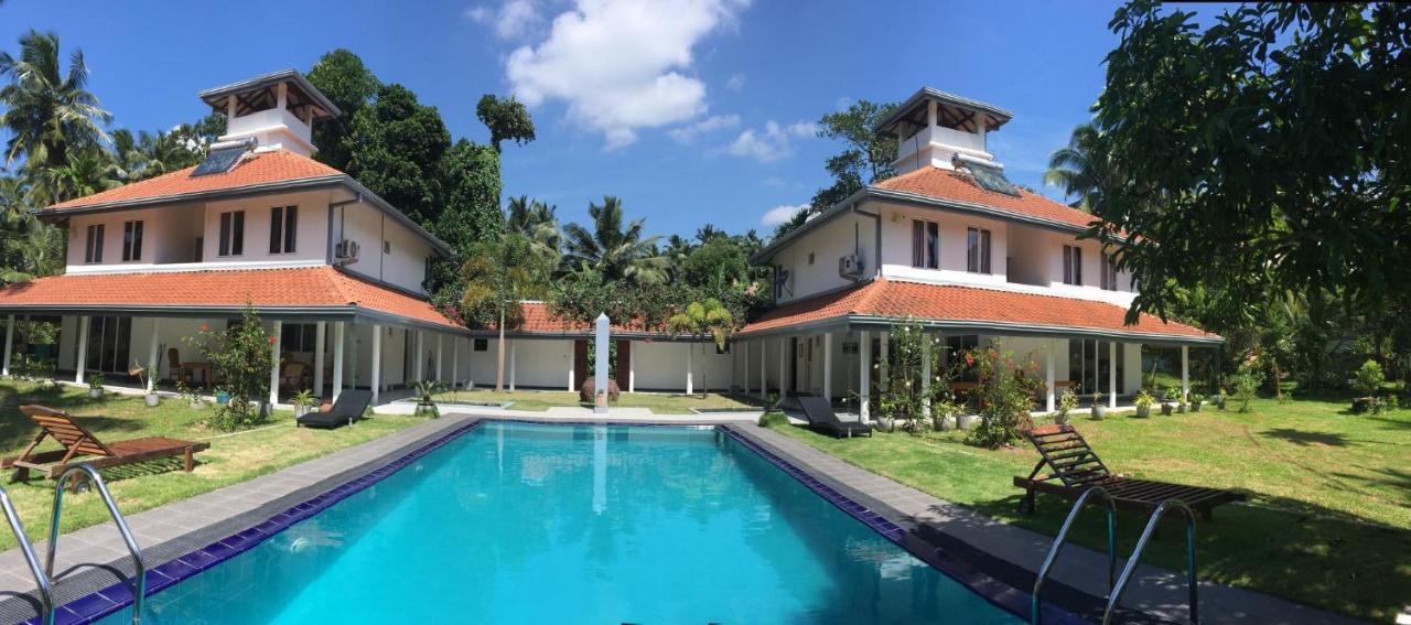 Anuhas Airport Villas Katunayaka Buitenkant foto